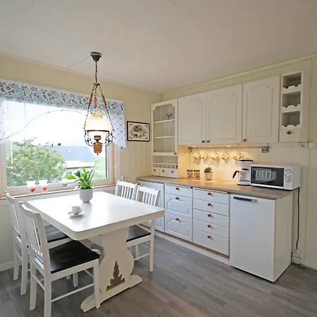 Haukland Beach House Leknes